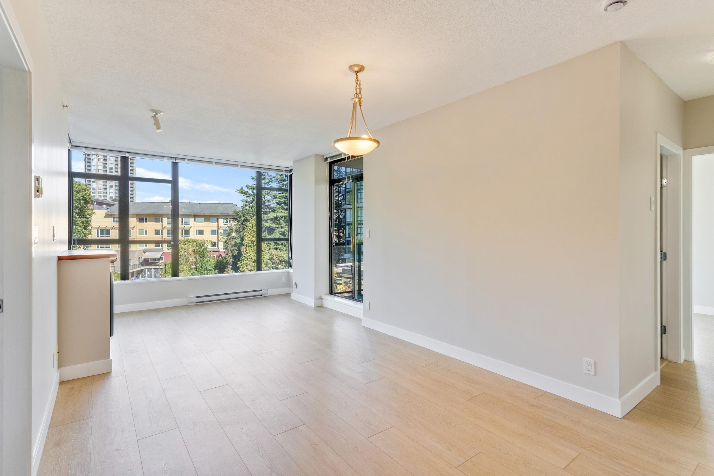 605 - 11 E Royal Avenue, New Westminster, V3L 0A8 — photo 2