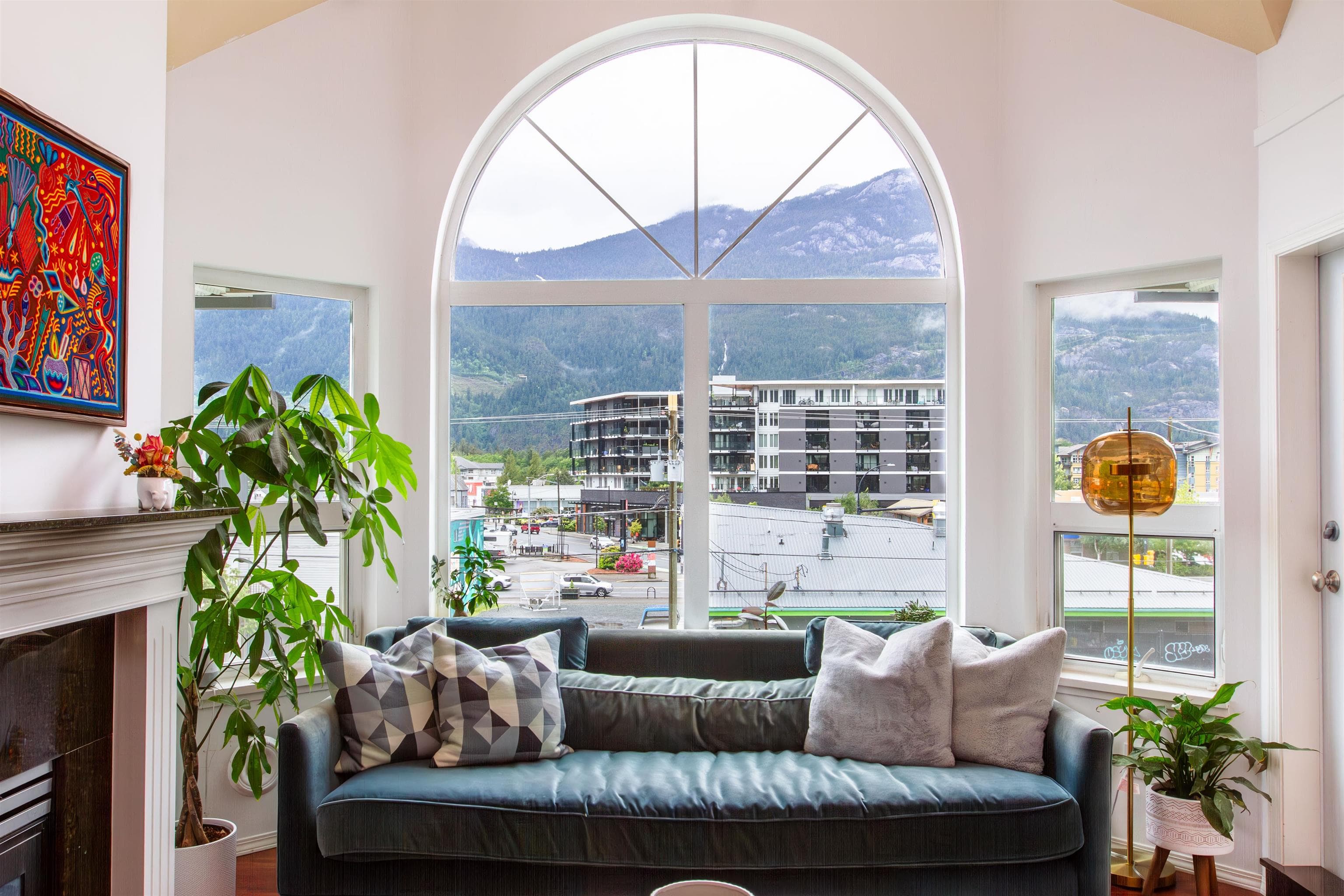 310 - 1466 Pemberton Avenue, Squamish, V8B 0K1 — photo 3