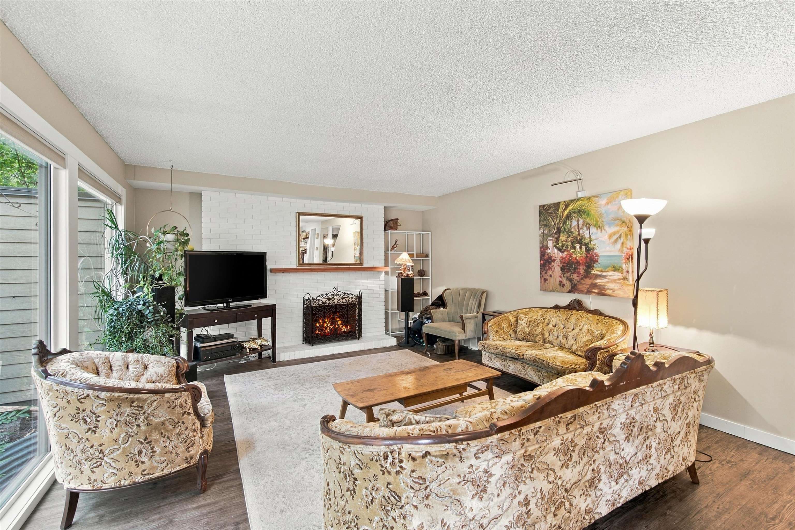 1063 Heritage Boulevard, North Vancouver, V7J 3G7 — photo 2