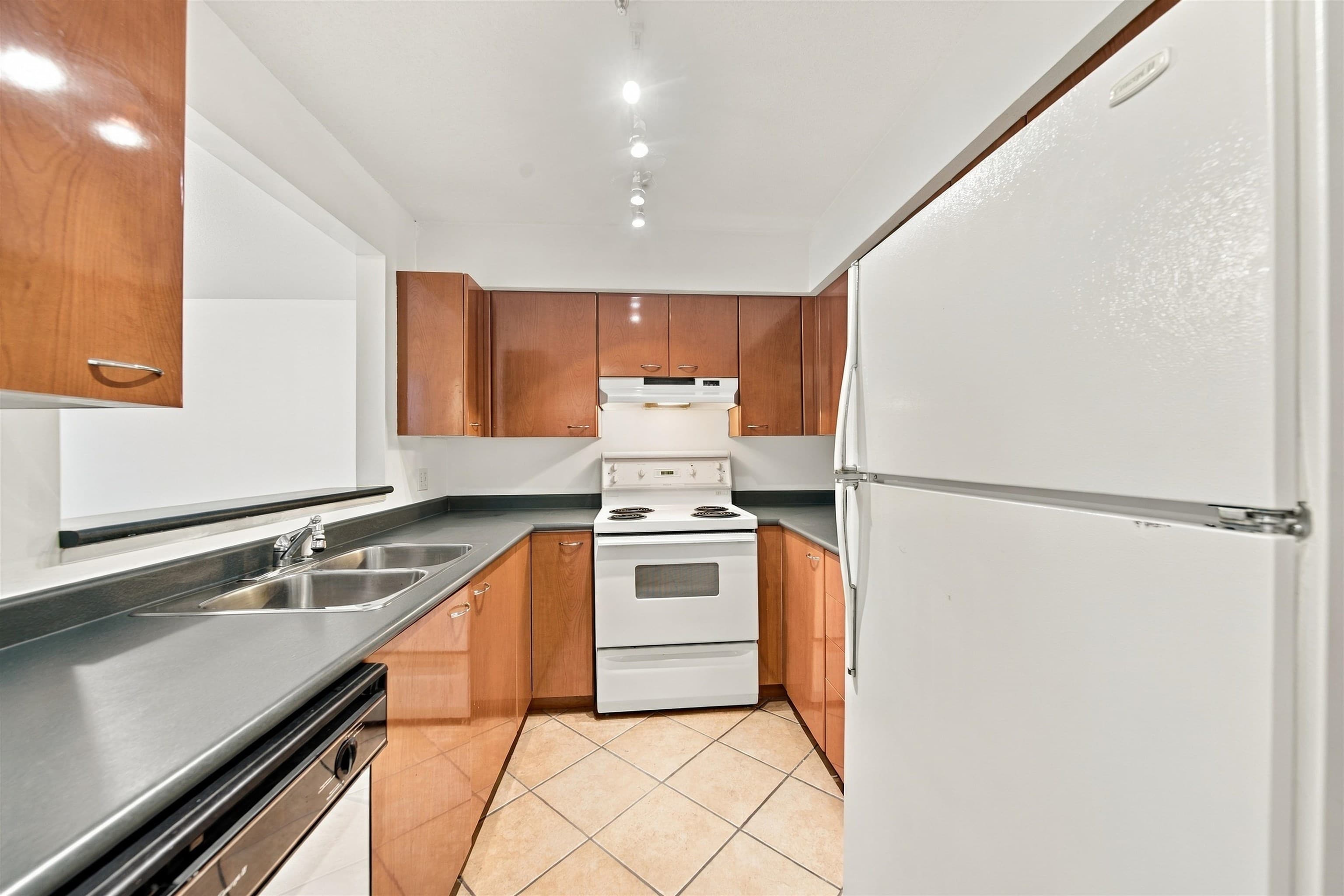 106 - 2268 Welcher Avenue, Port Coquitlam, V3C 1X4 — photo 3