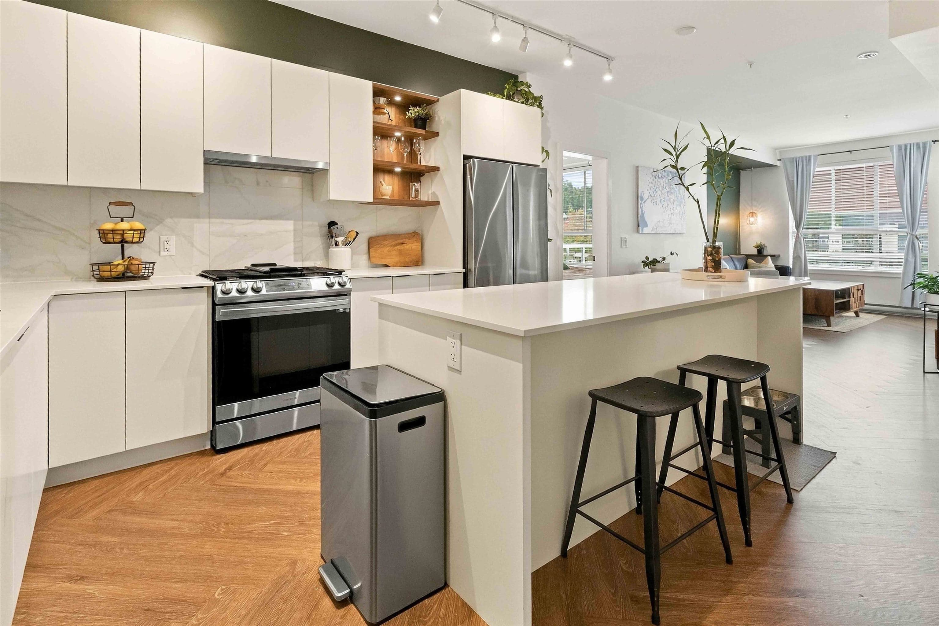 508 - 3229 St Johns Street, Port Moody, V3H 0M4 — photo 3