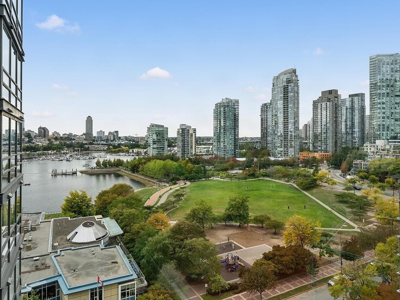 16D - 139 Drake Street, Vancouver, V6Z 2T8 — photo 2