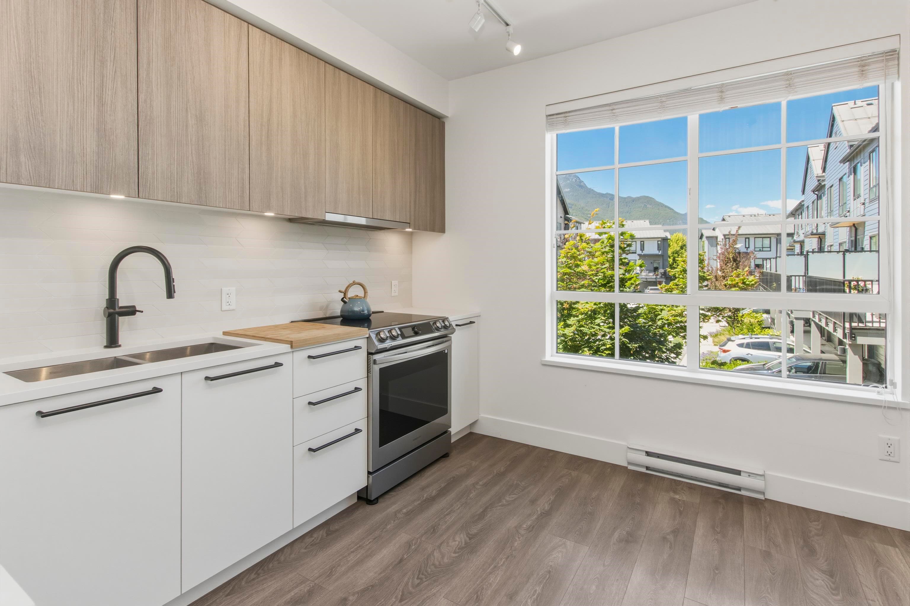 1329 Halyard Place, Squamish, V8B 2A1 — photo 3