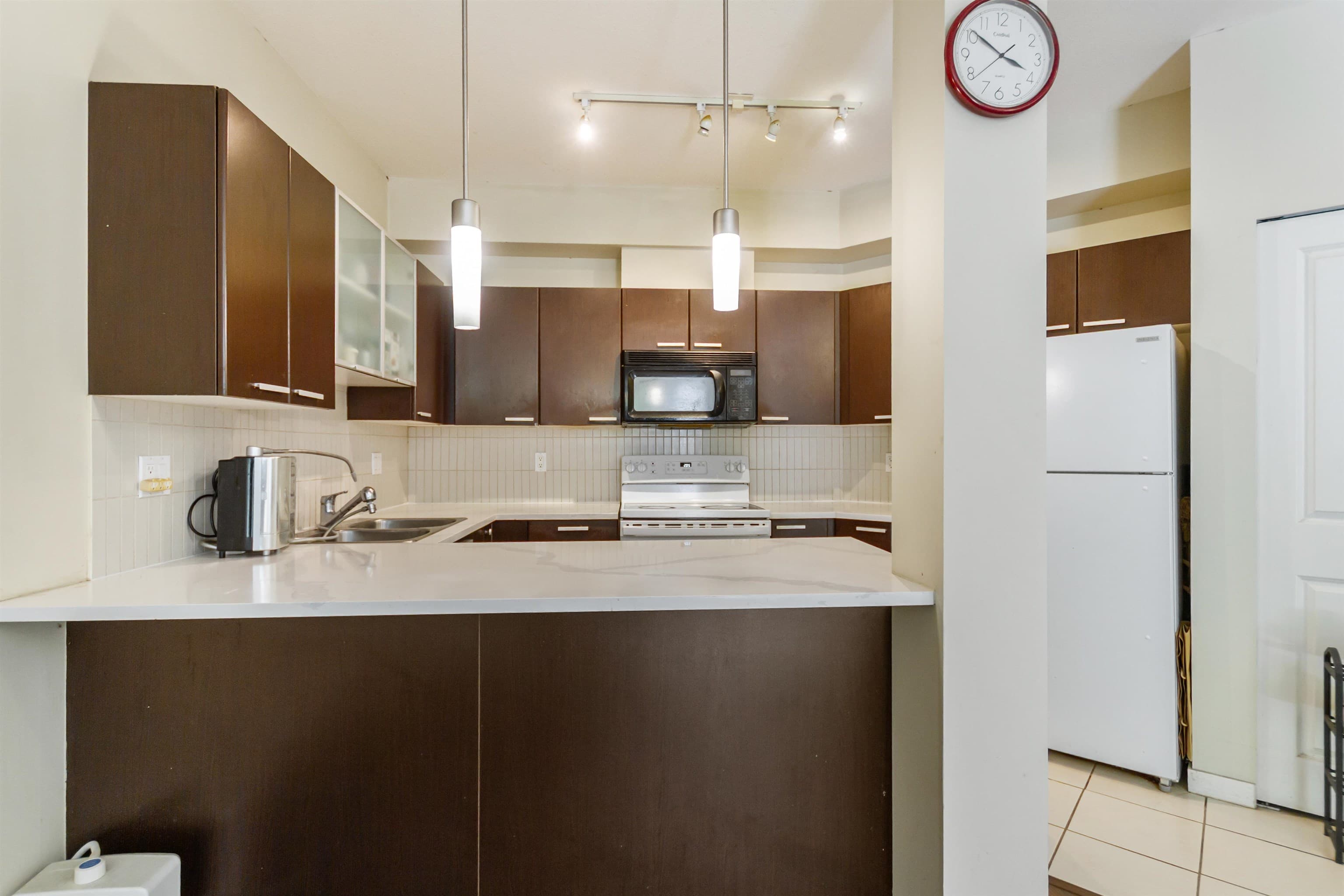 301 - 10499 University Drive, Surrey, V3T 0A4 — photo 5