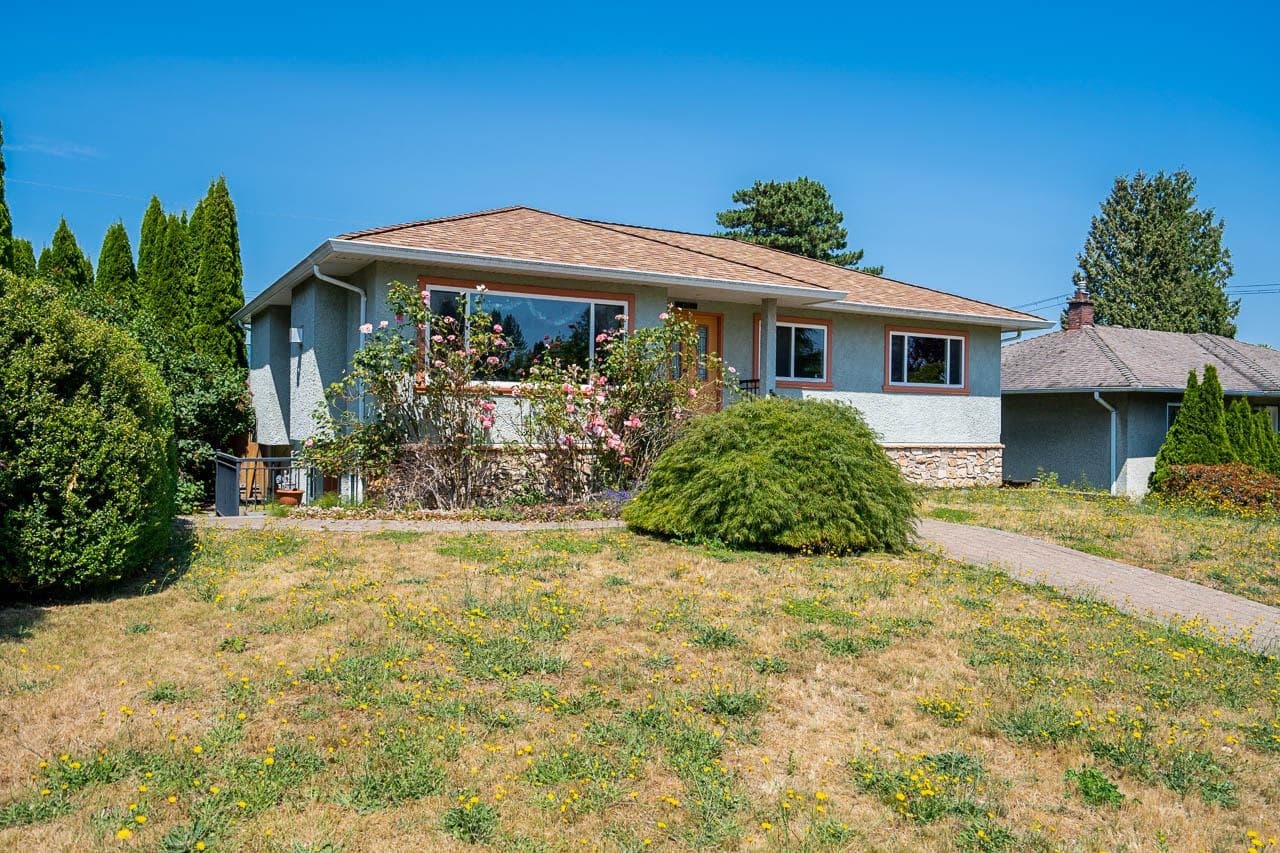 4871 Highlawn Drive, Burnaby, V5C 3T2 — photo 2