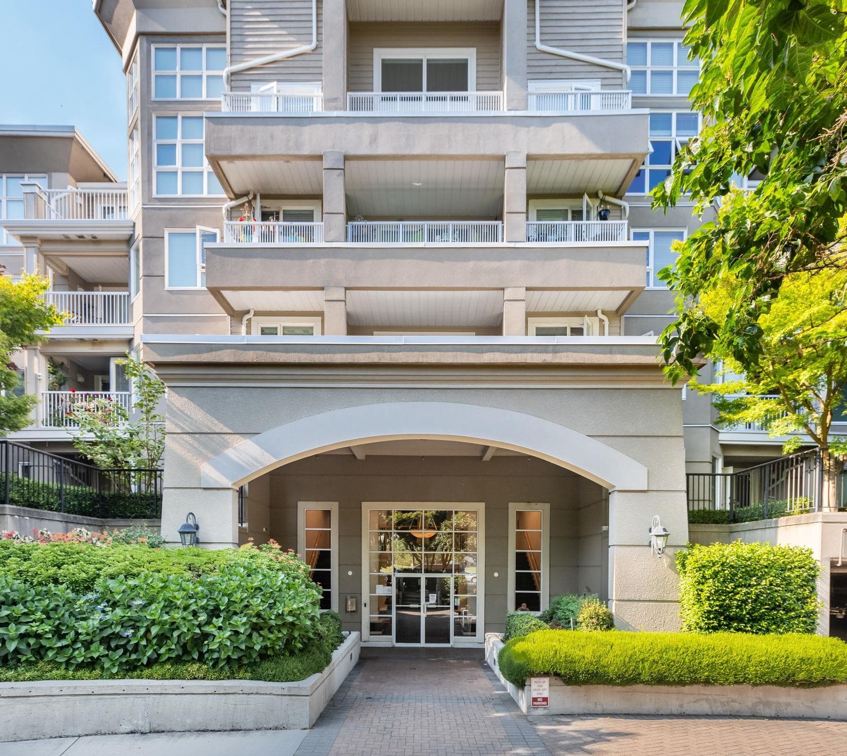 230 - 5888 Dover Crescent, Richmond, V7C 5R9 — photo 2