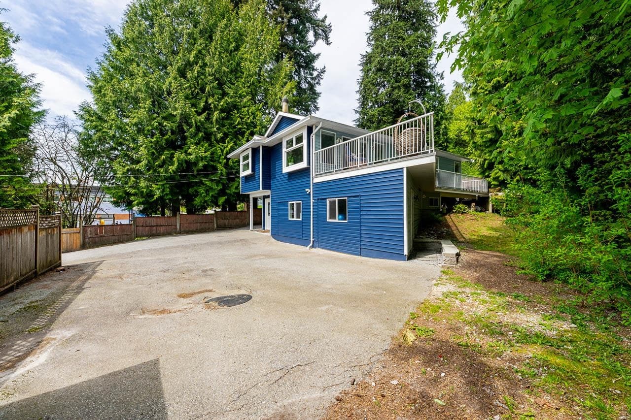 1221 Rochester Avenue, Coquitlam, V3K 2X3 — photo 2