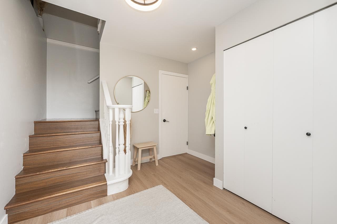 1221 Rochester Avenue, Coquitlam, V3K 2X3 — photo 3