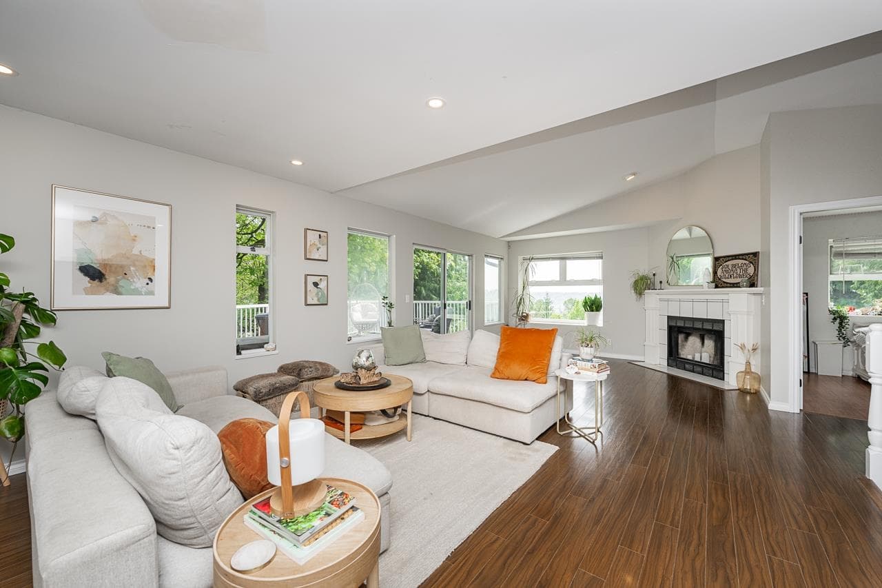 1221 Rochester Avenue, Coquitlam, V3K 2X3 — photo 5