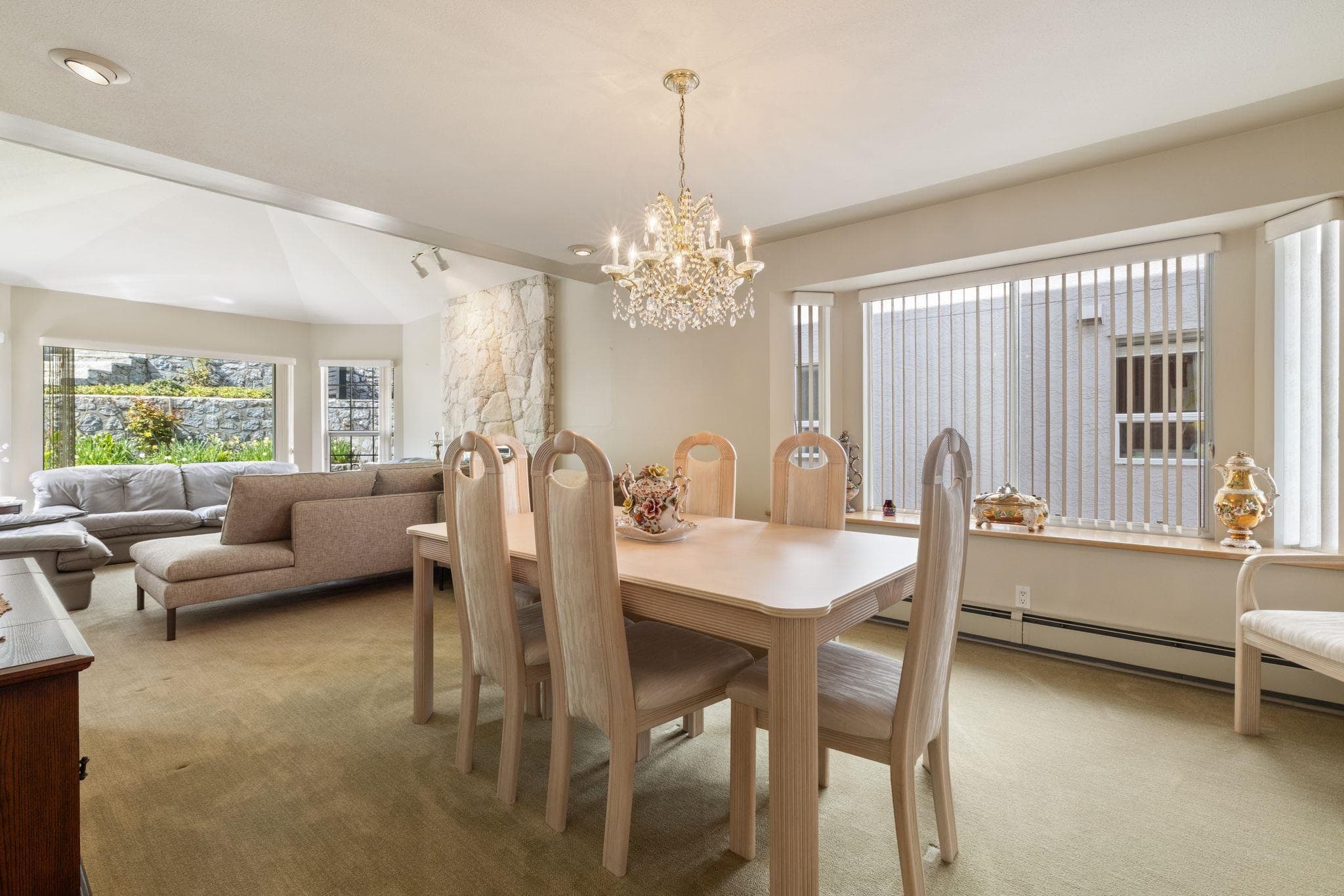 547 Tempe Crescent, North Vancouver, V7N 1E7 — photo 4