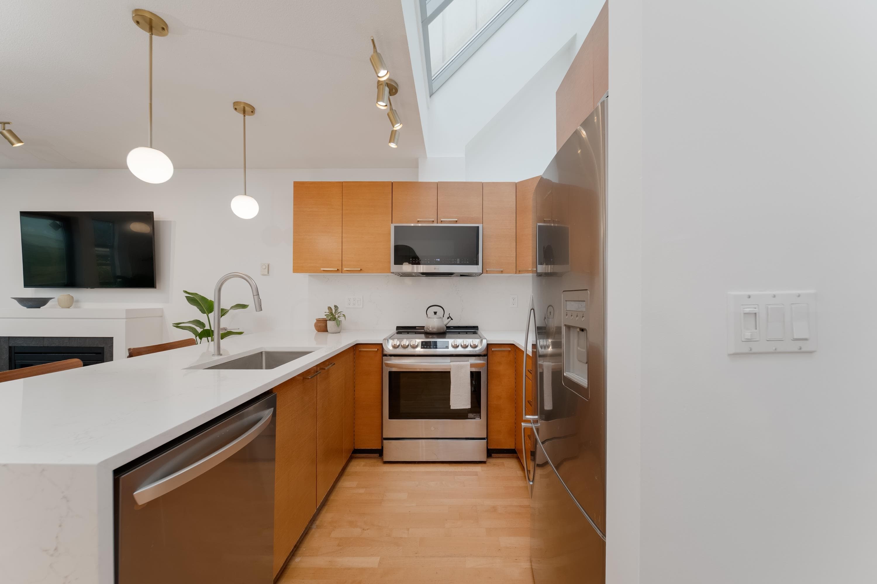 9 - 1250 W 6th Avenue, Vancouver, V6H 1A5 — photo 3