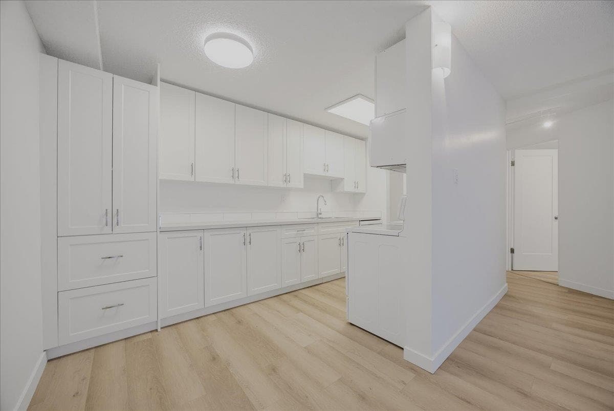 110 - 15020 North Bluff Road, White Rock, V4B 5A4 — photo 2