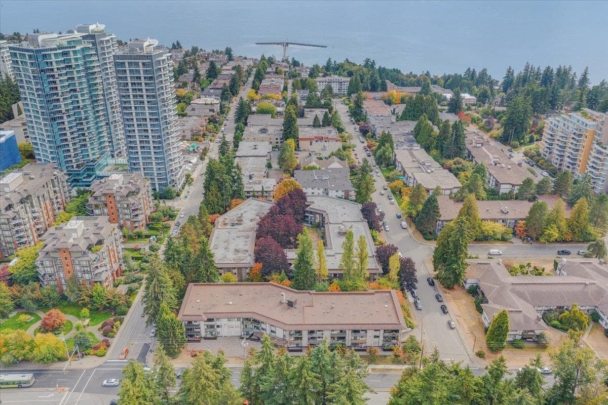 110 - 15020 North Bluff Road, White Rock