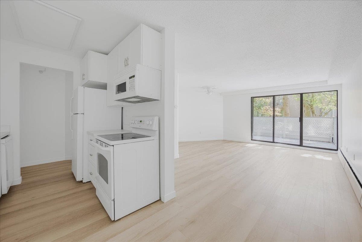 110 - 15020 North Bluff Road, White Rock, V4B 5A4 — photo 4