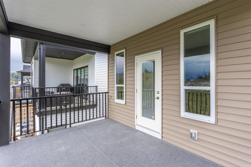 9237 Sitka Place, Chilliwack, V2P 8B6 — photo 5