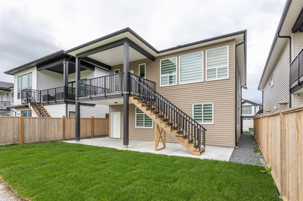 9237 Sitka Place, Chilliwack, V2P 8B6 — photo 4