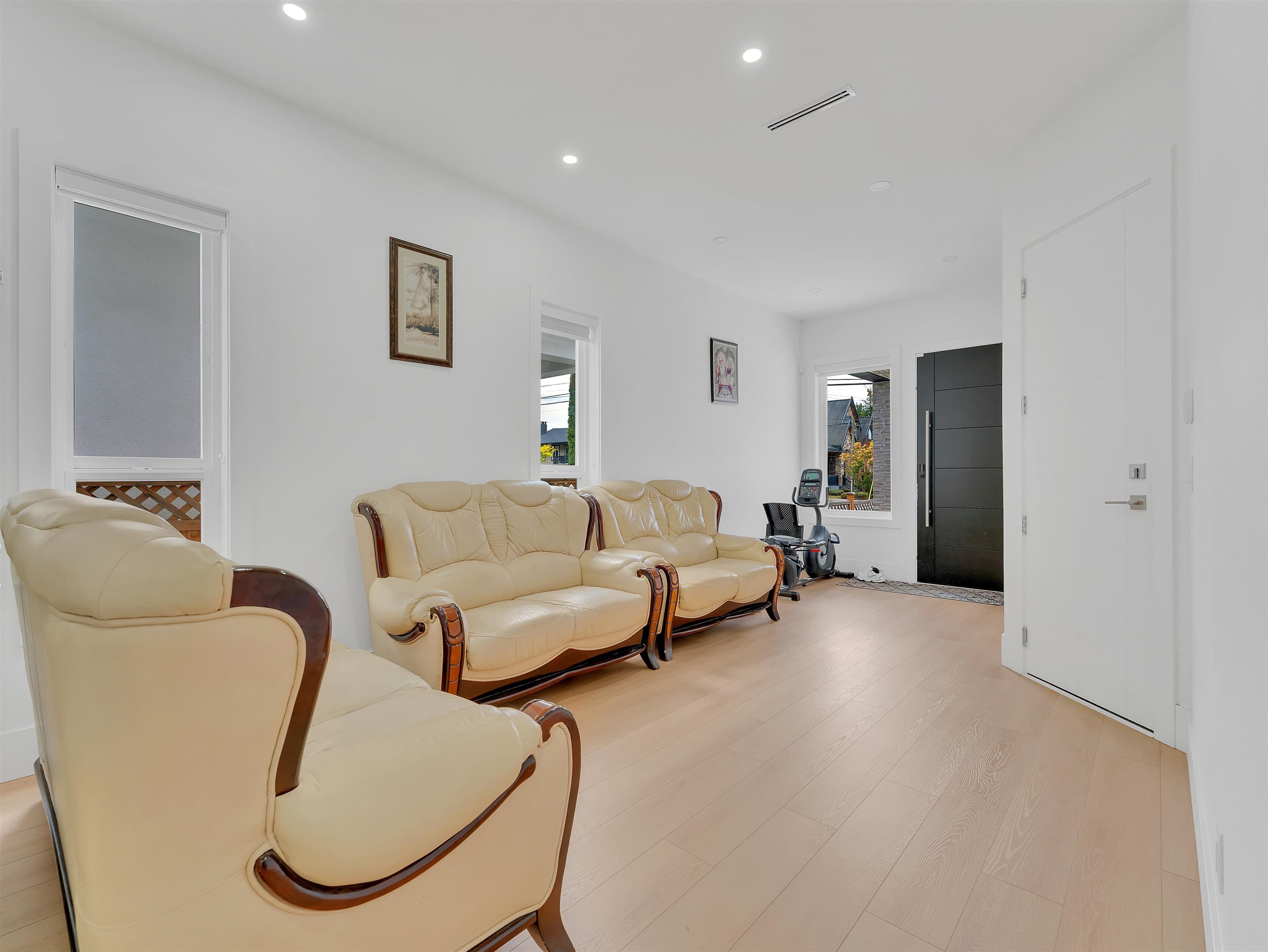11553 75a Avenue, Delta, V4C 1H9 — photo 4