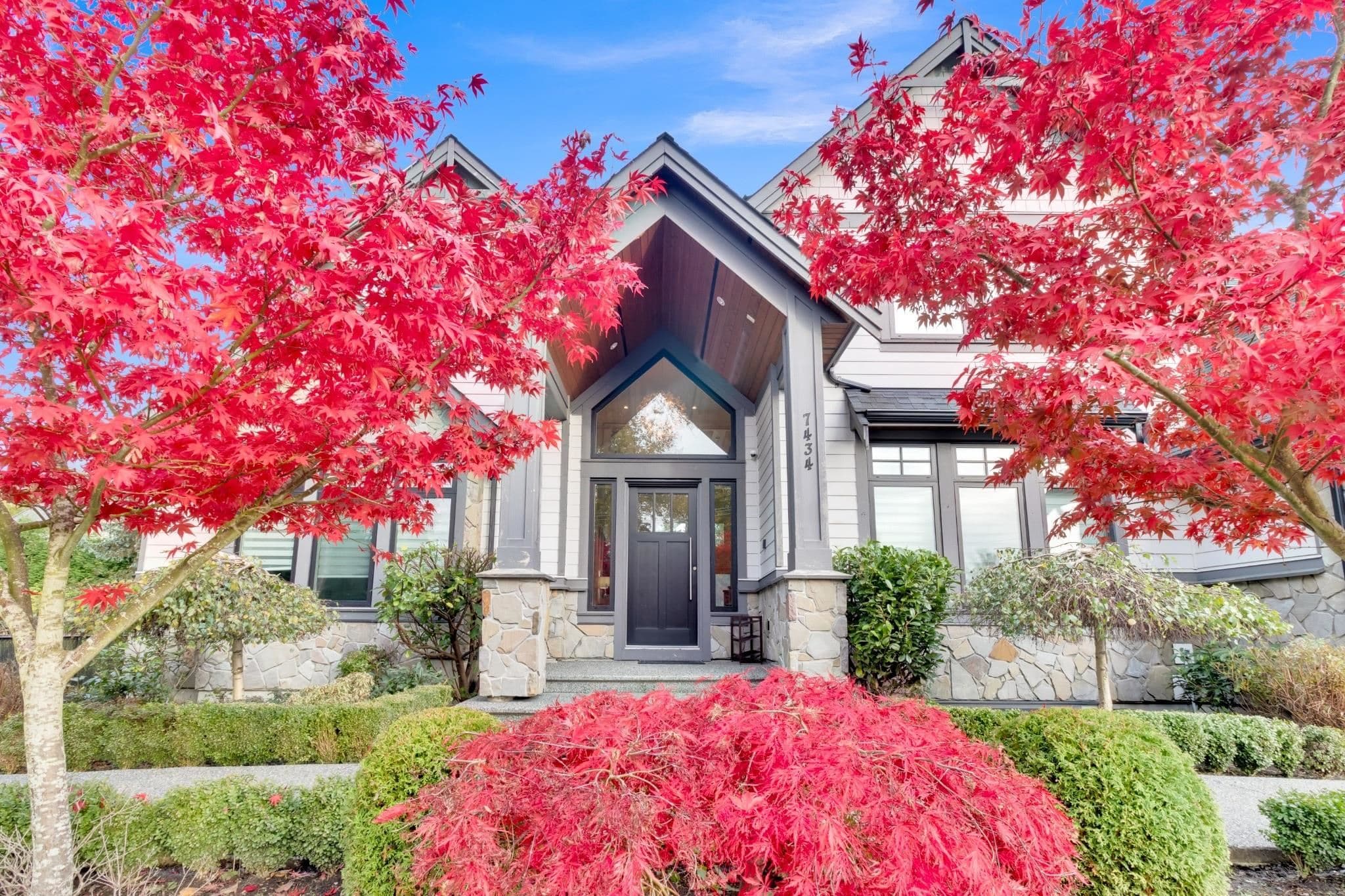 7434 202a Street, Langley, V2Y 1V4 — photo 1