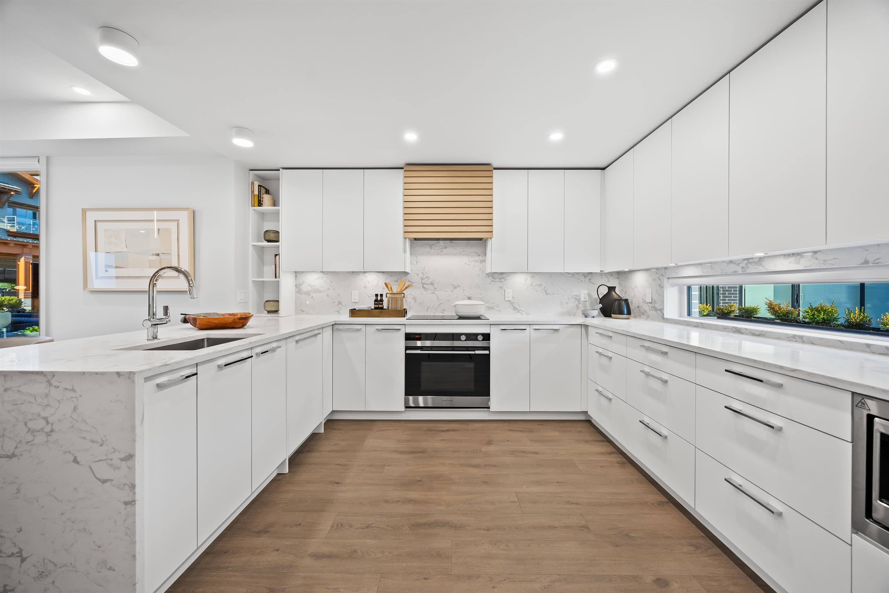 3140 Woodbine Drive, North Vancouver, V0V 0V0 — photo 3