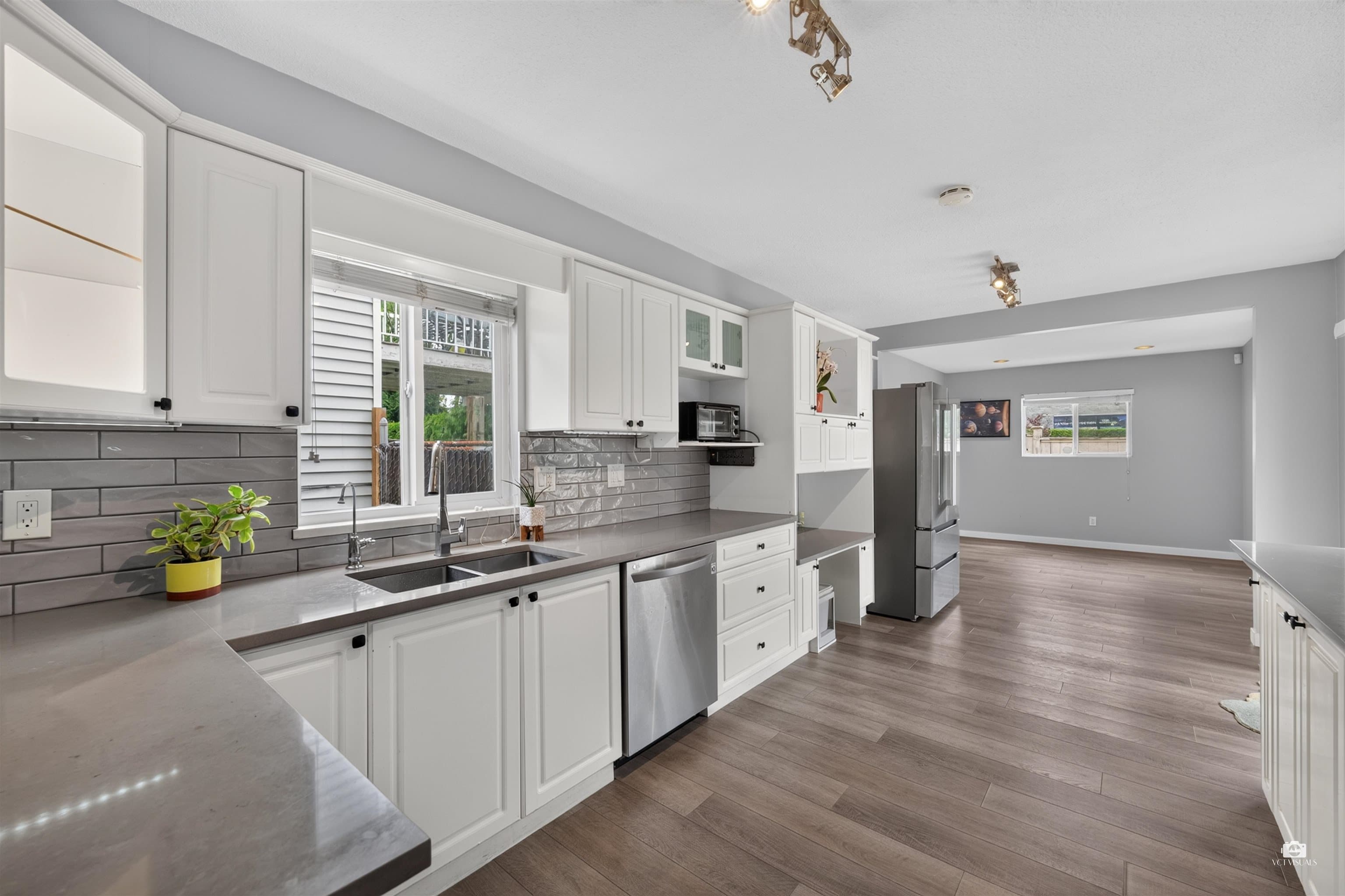2550 Raven Court, Coquitlam, V3E 2J2 — photo 3
