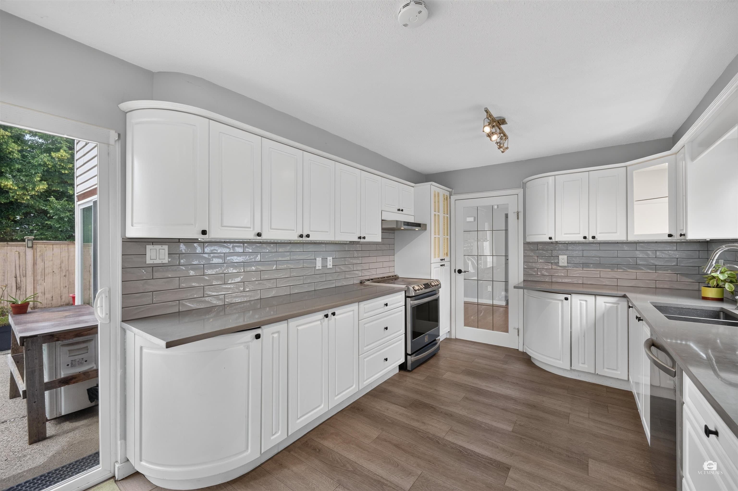 2550 Raven Court, Coquitlam, V3E 2J2 — photo 4