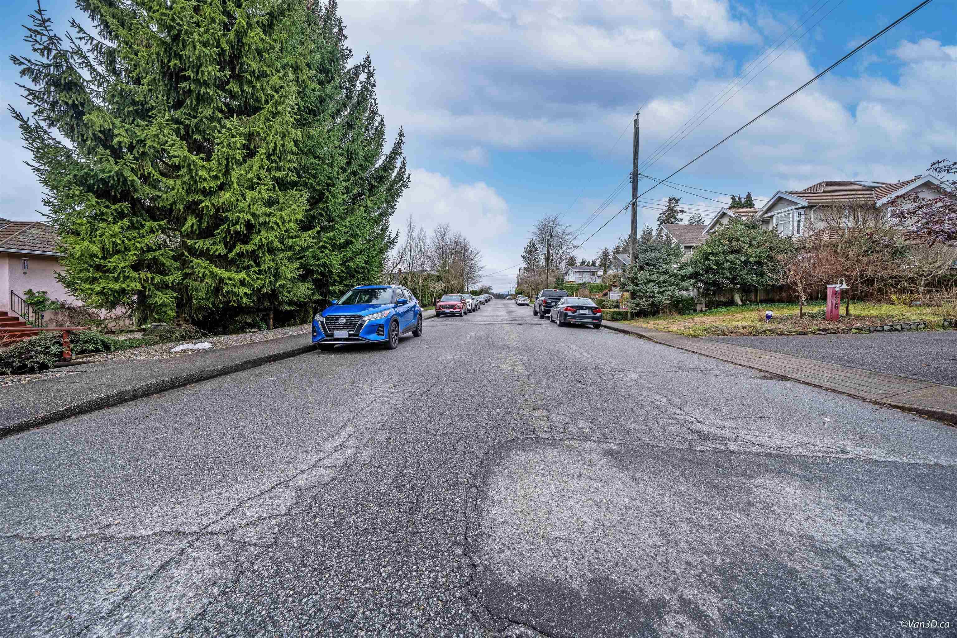 221 W 28th Street, North Vancouver, V7N 2H9 — photo 5