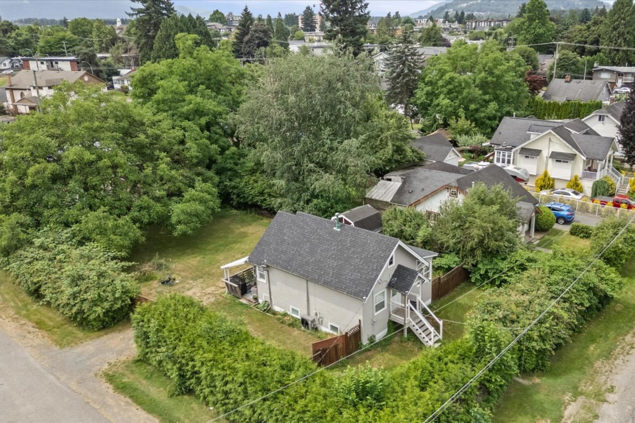 46028 King Avenue, Chilliwack, V2P 3B4 — photo 1
