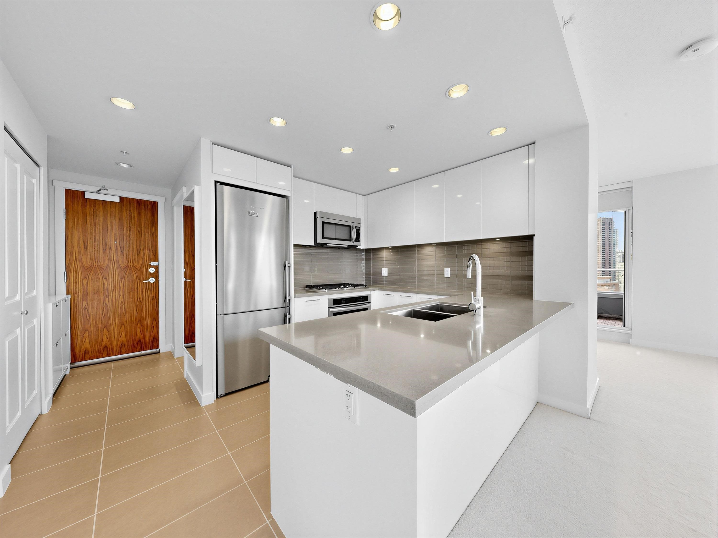 3302 - 4880 Bennett Street, Burnaby, V5H 0C1 — photo 4