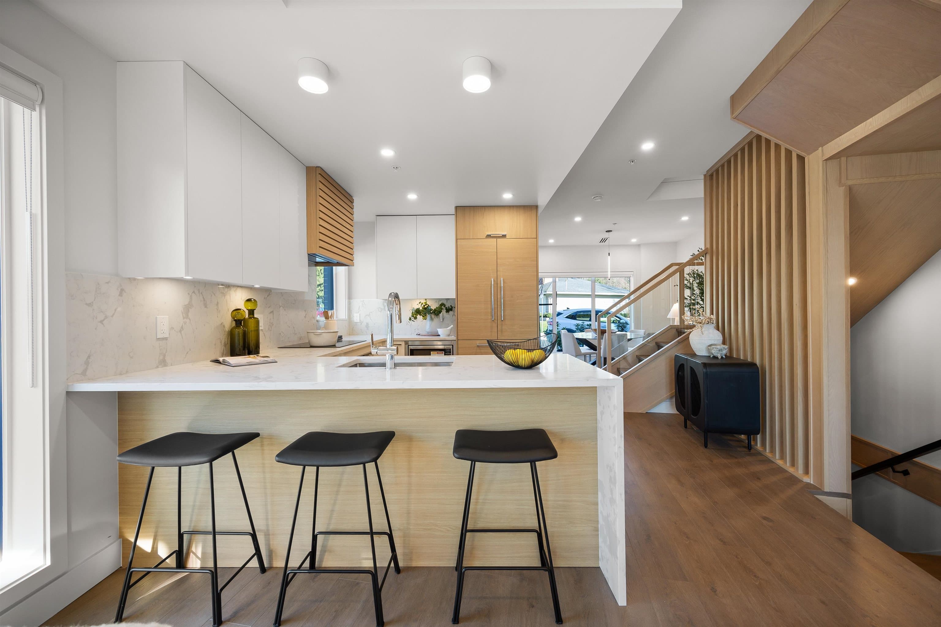 3218 Highland Boulevard, North Vancouver, V7R 2V9 — photo 1