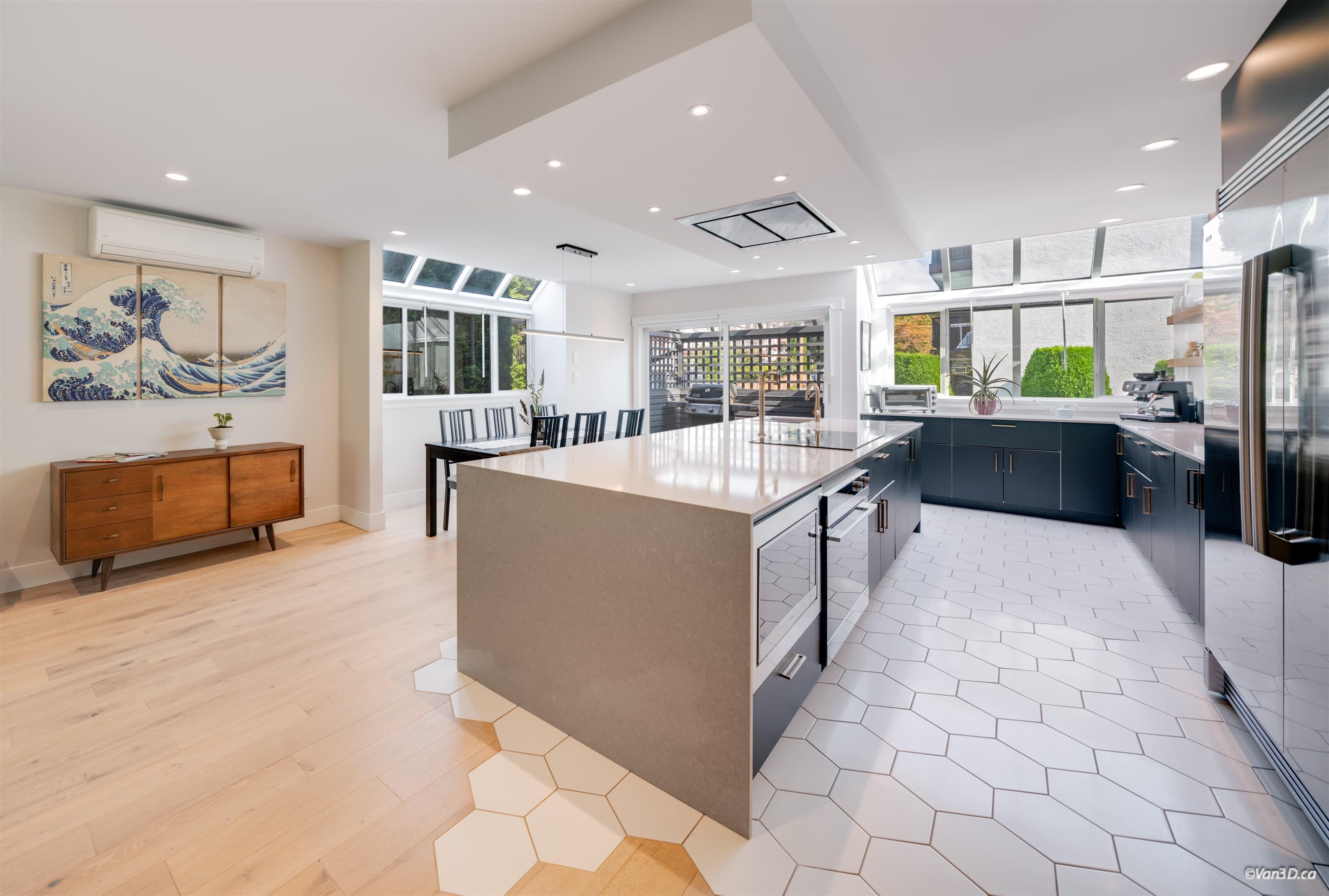 2022 Chesterfield Avenue, North Vancouver