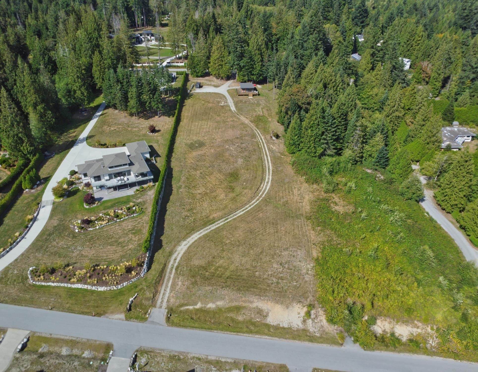 604 Woodland Avenue, Gibsons, V0N 1V1 — photo 2