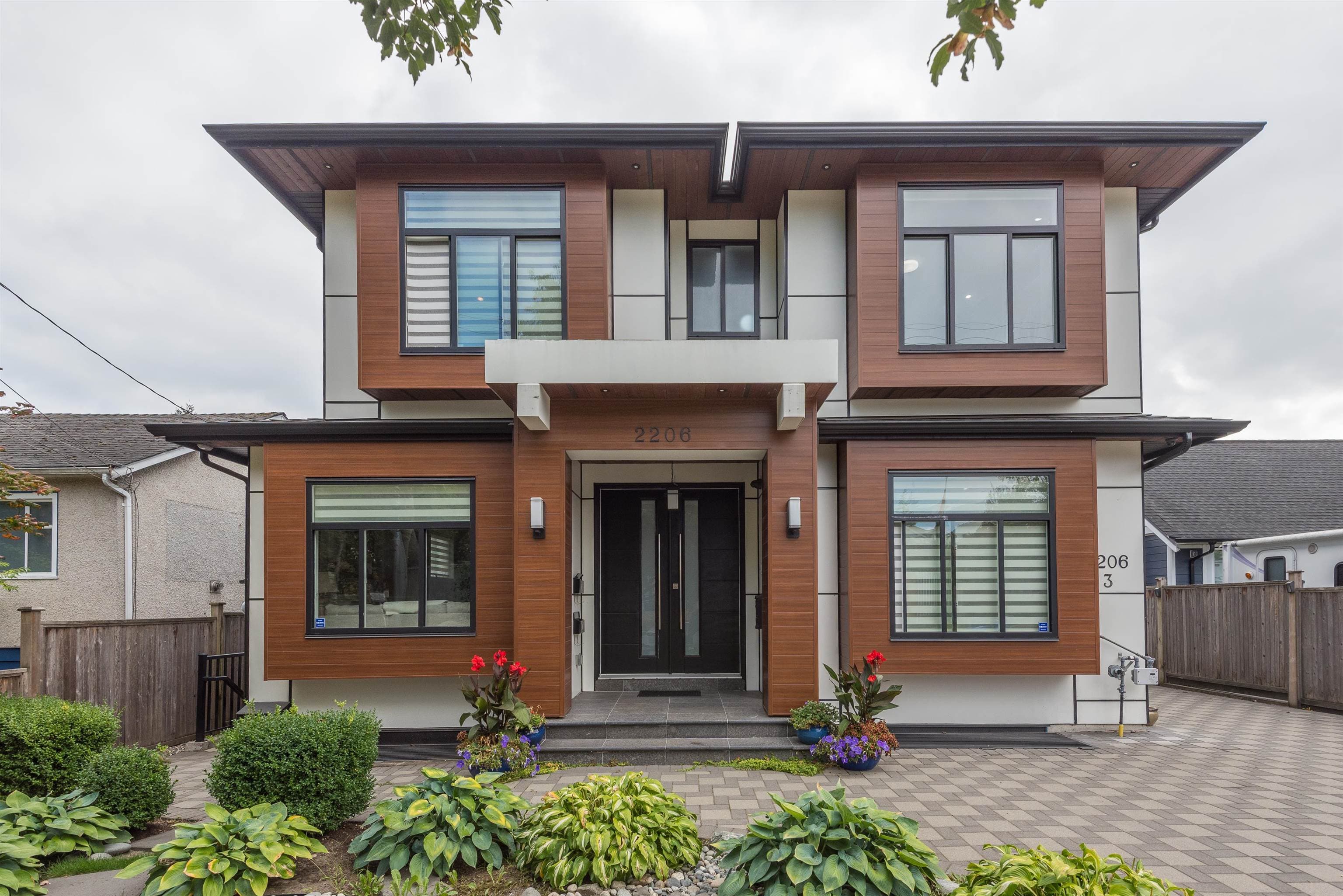 2206 London Street, New Westminster, V3M 3G2 — photo 2