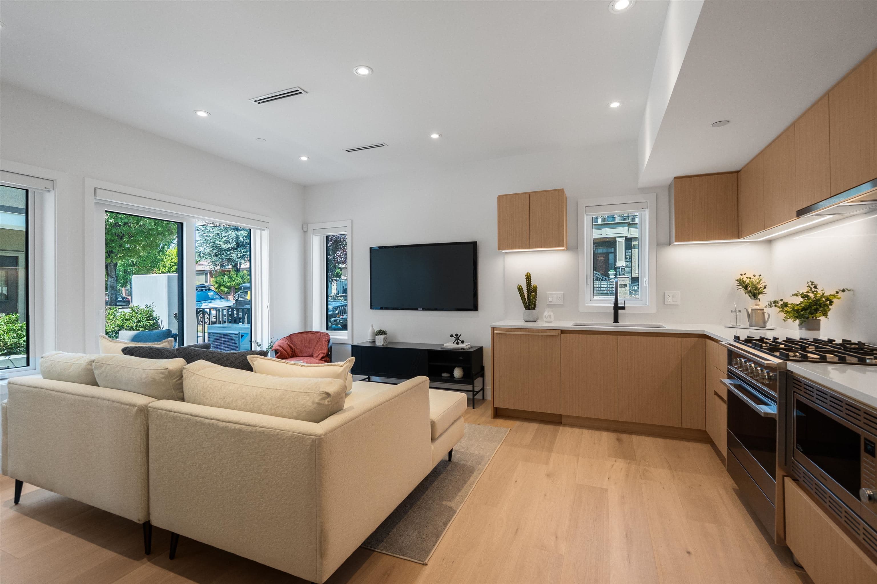 1008 W 52nd Avenue, Vancouver, V6P 1H5 — photo 2