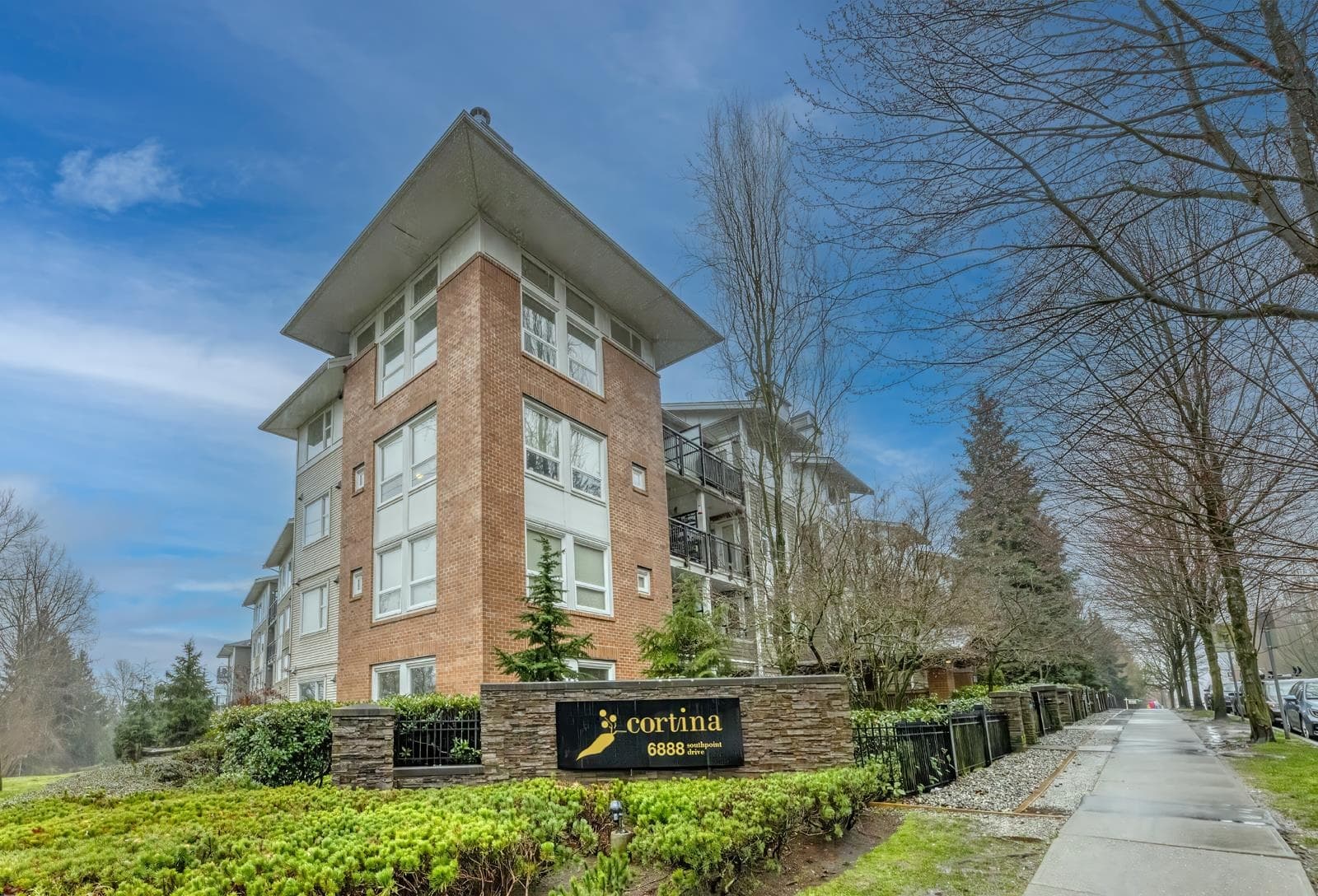 209 - 6888 Southpoint Drive, Burnaby