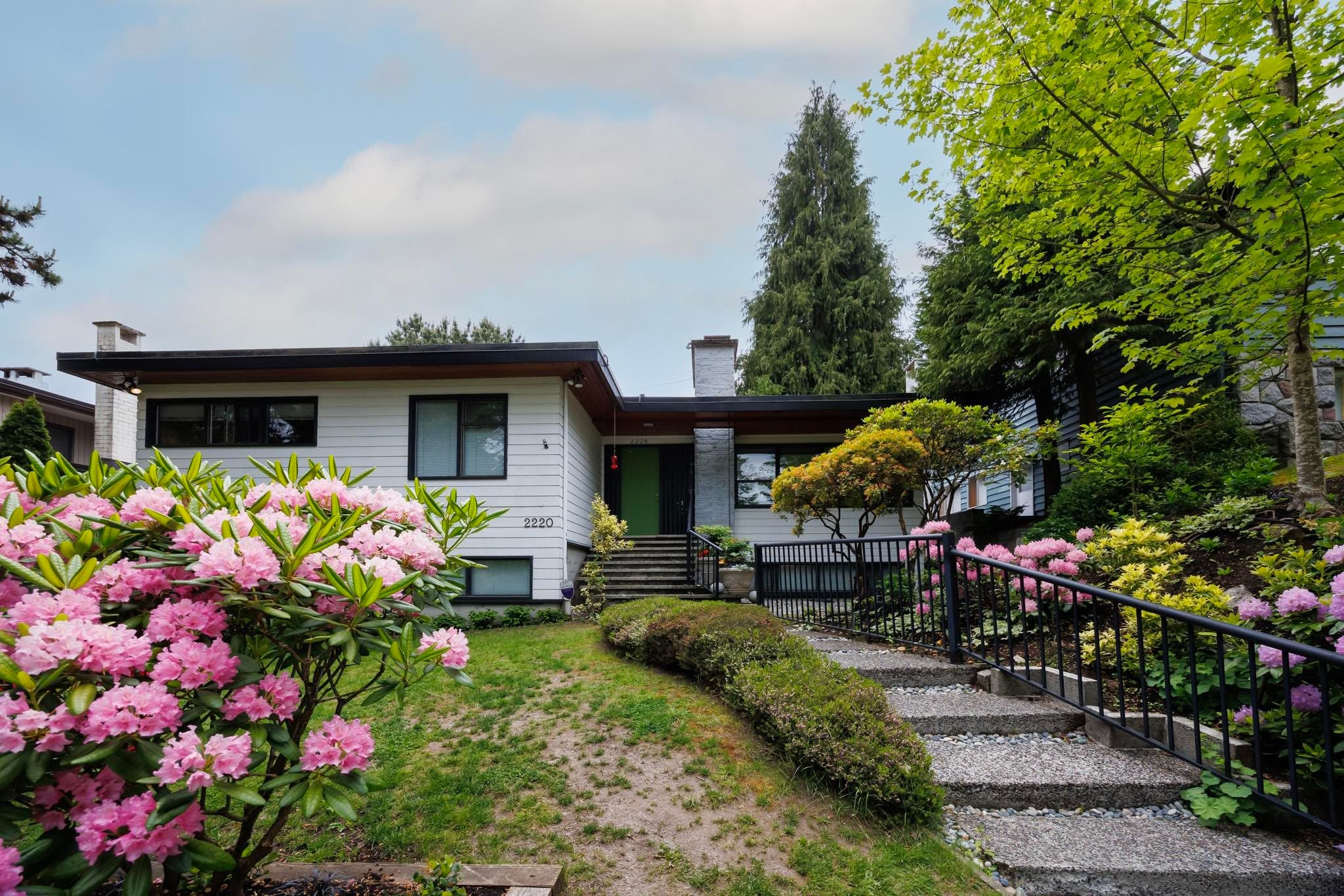 2220 W 32nd Avenue, Vancouver, V6L 2B2 — photo 2
