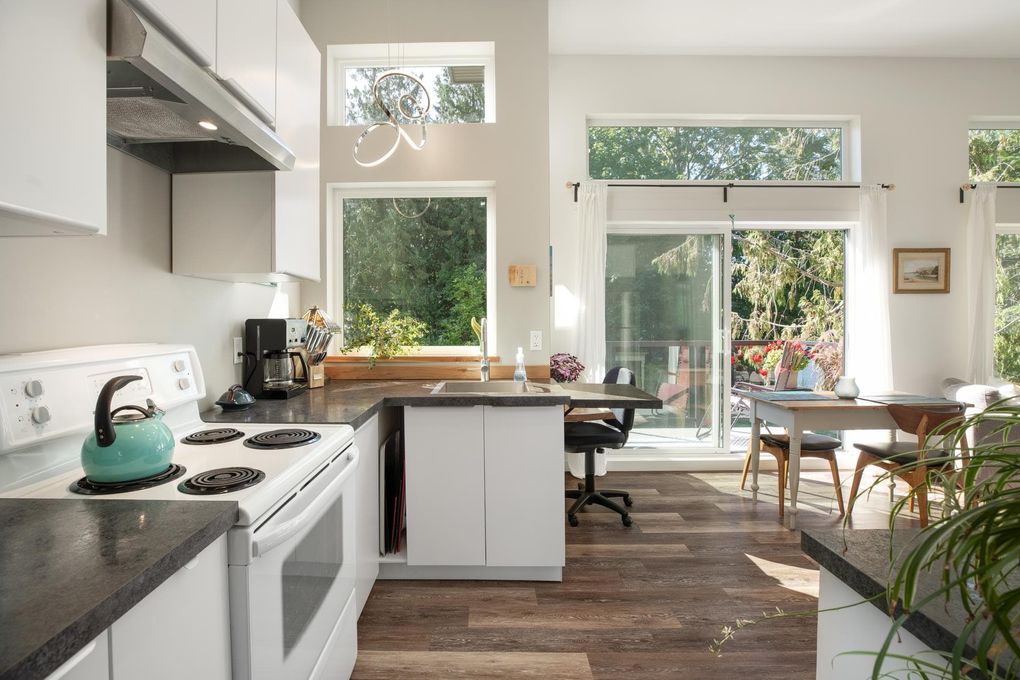 7835 Redrooffs Road, Halfmoon Bay, V7Z 1A4 — photo 3