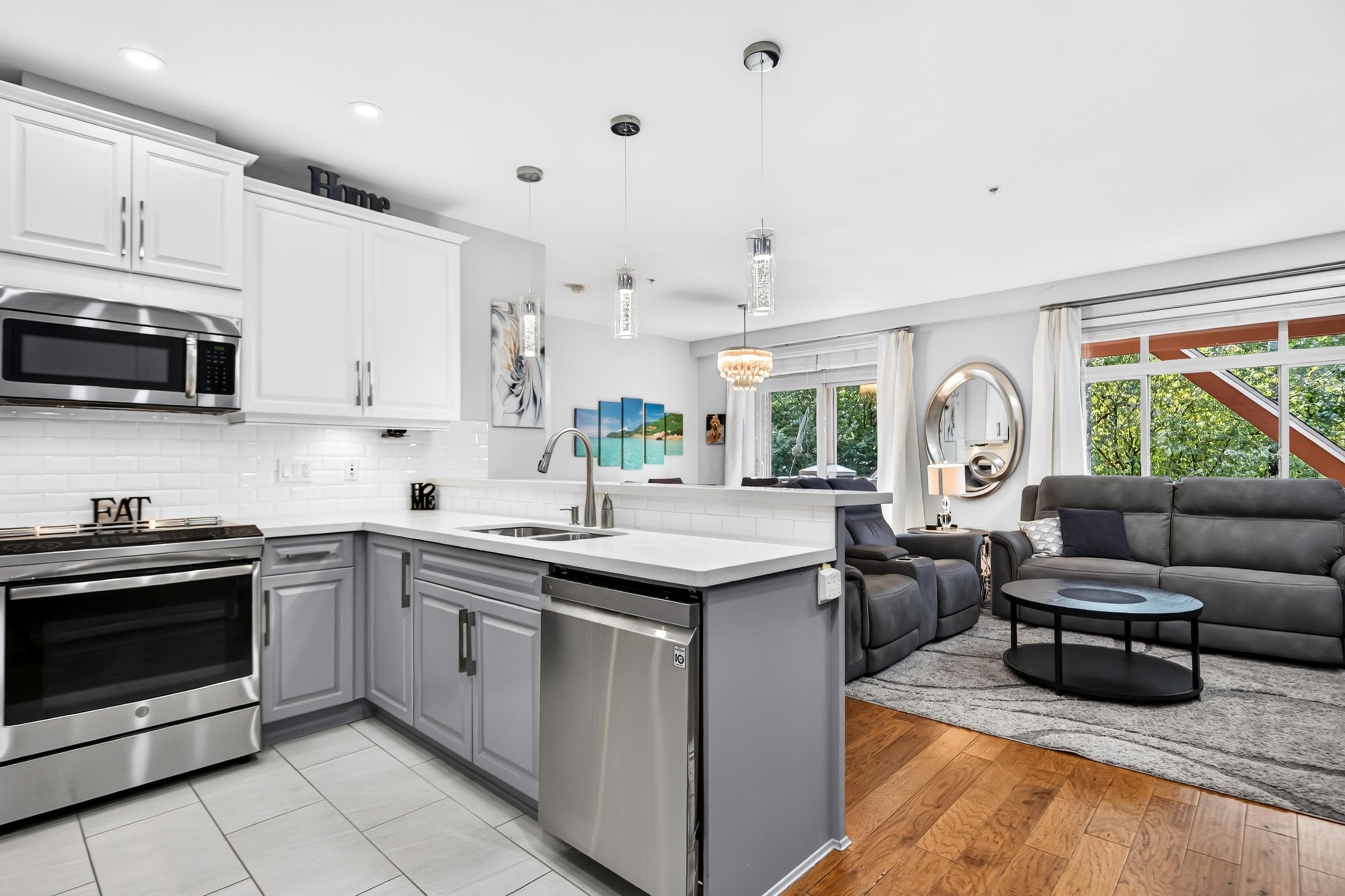 208 - 12565 190a Street, Pitt Meadows, V3Y 0E1 — photo 1