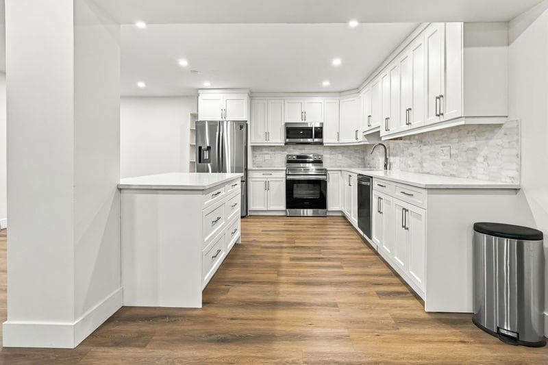 734 Carleton Drive, Port Moody, V3H 3K6 — photo 5