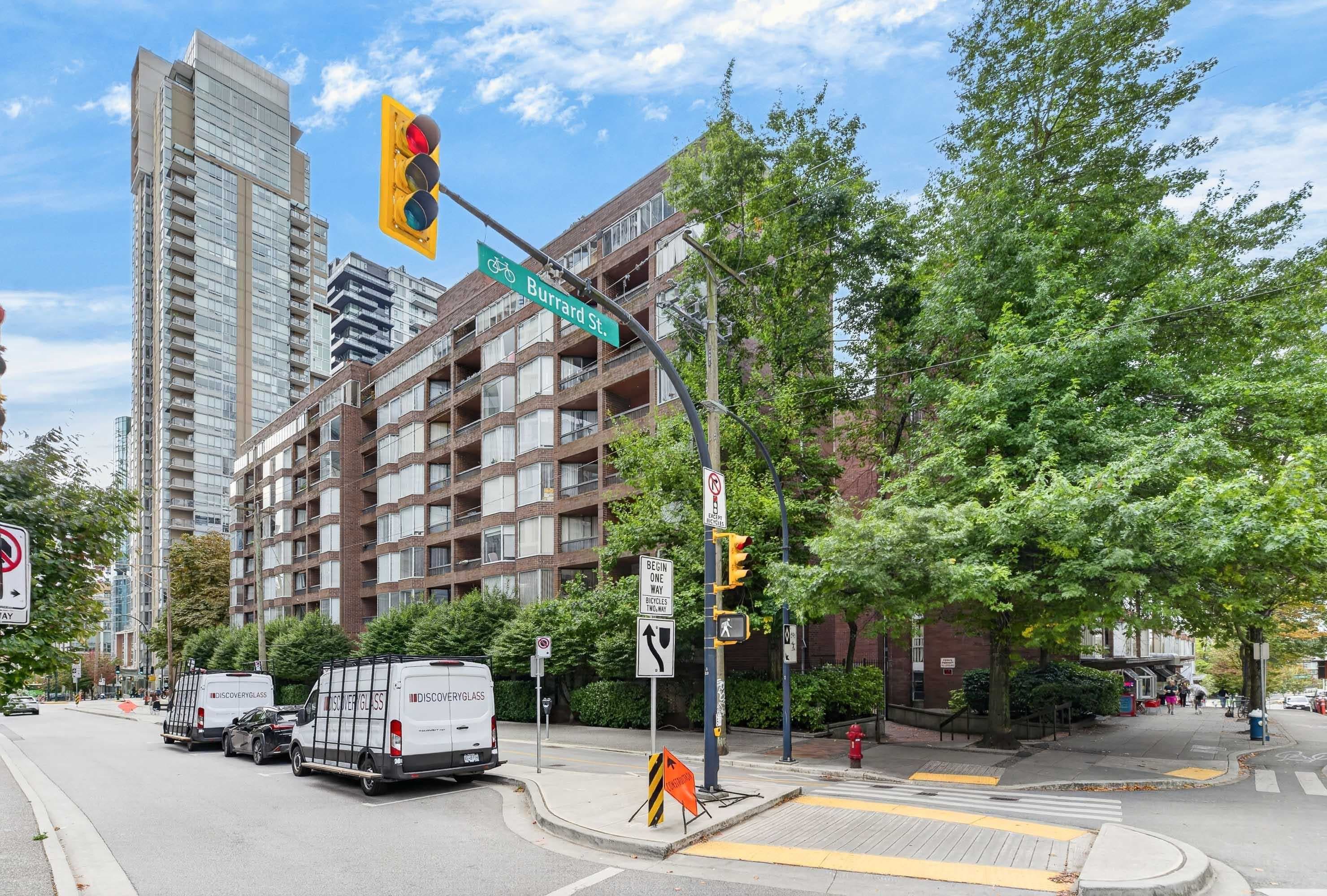 313 - 950 Drake Street, Vancouver, V6Z 2B9 — photo 1