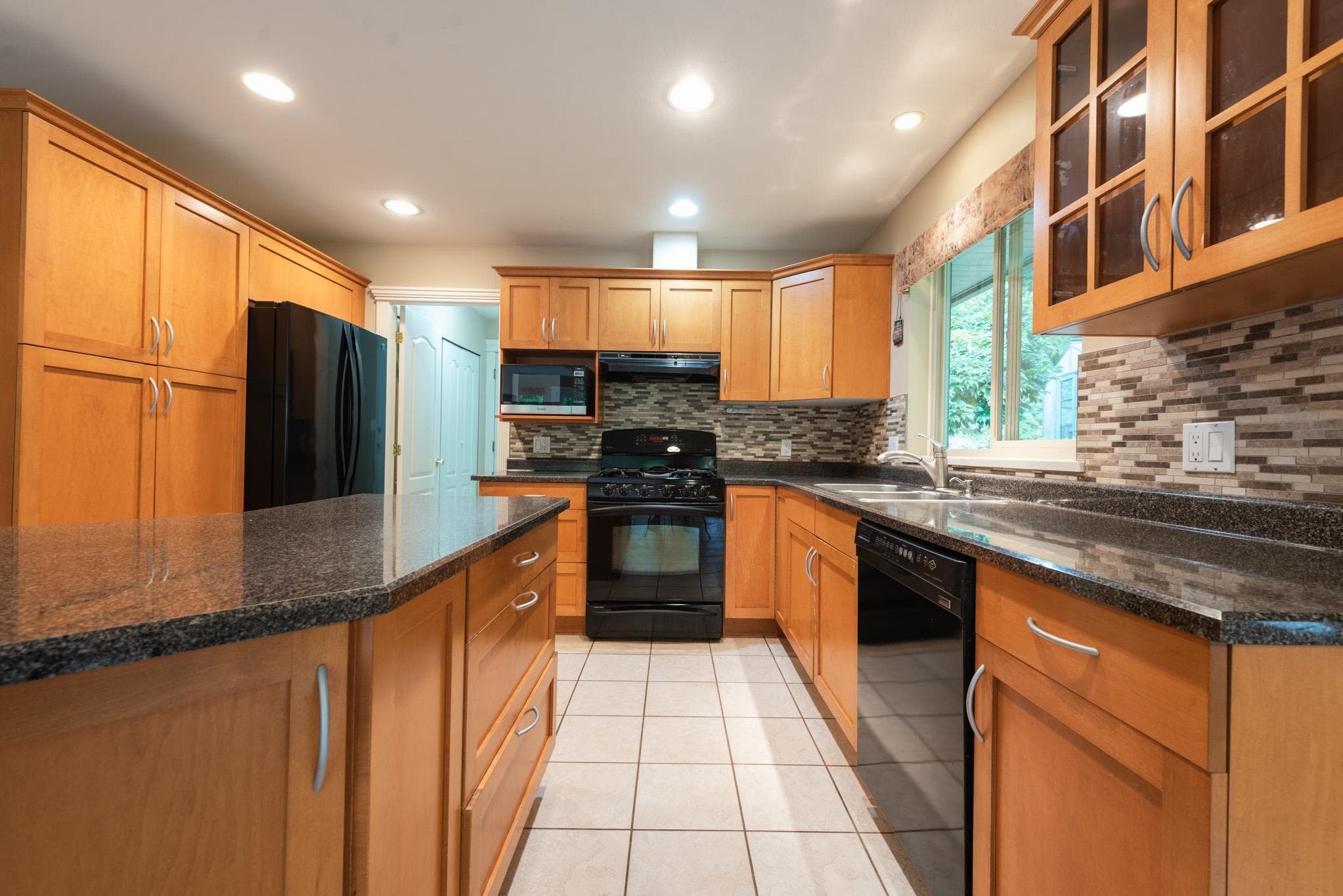 1305 Gower Point Road, Gibsons, V0N 1V3 — photo 4