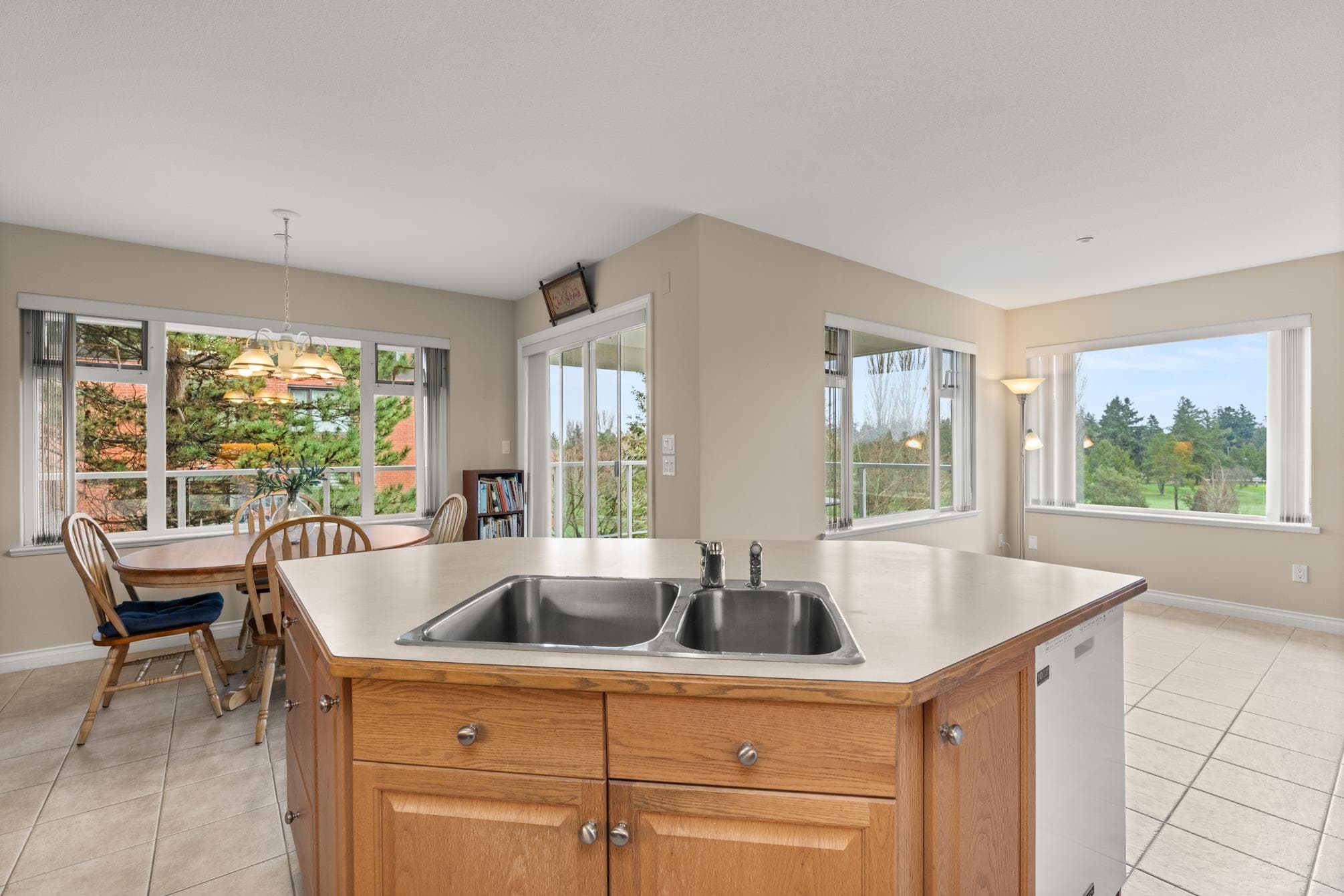 203 - 1330 Hunter Road, Delta, V4L 1Y8 — photo 4