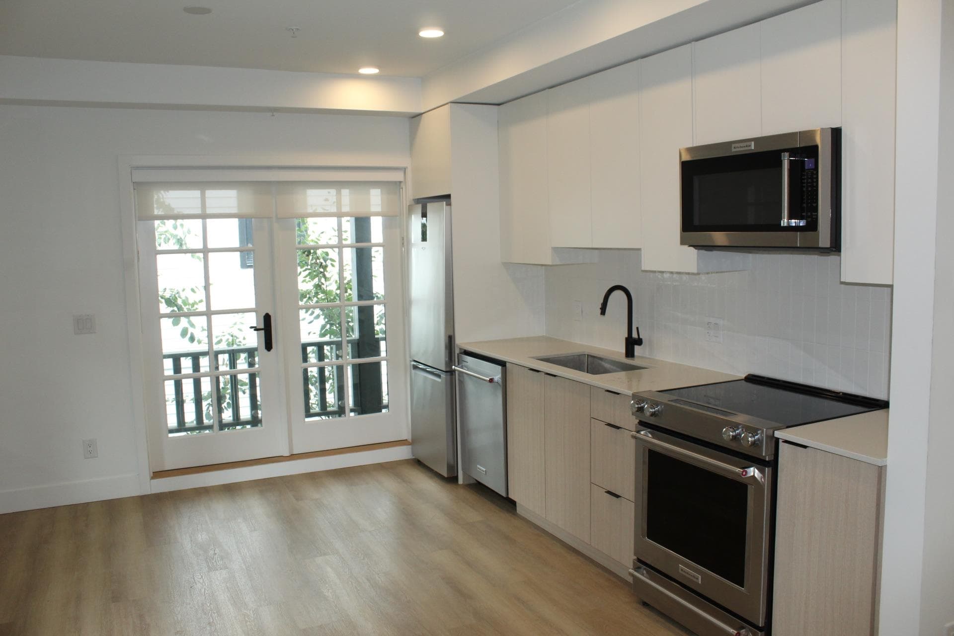 202 - 1306 Laval Square, Coquitlam, V3K 0H4 — photo 3