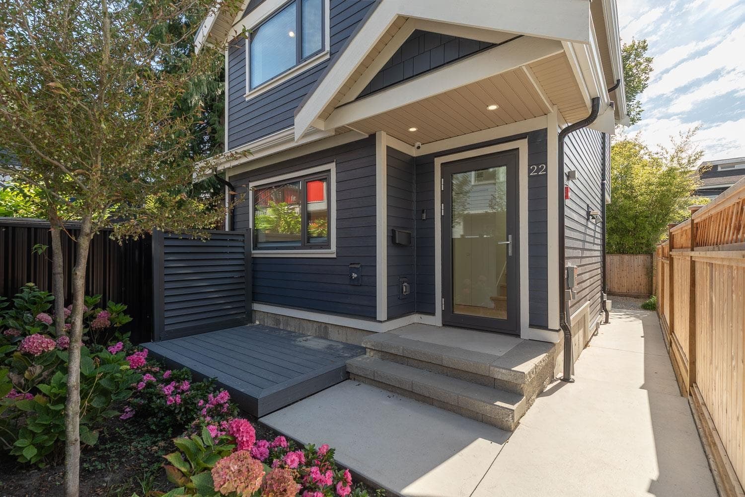 22 W 14th Avenue, Vancouver, V5Y 1W6 — photo 1