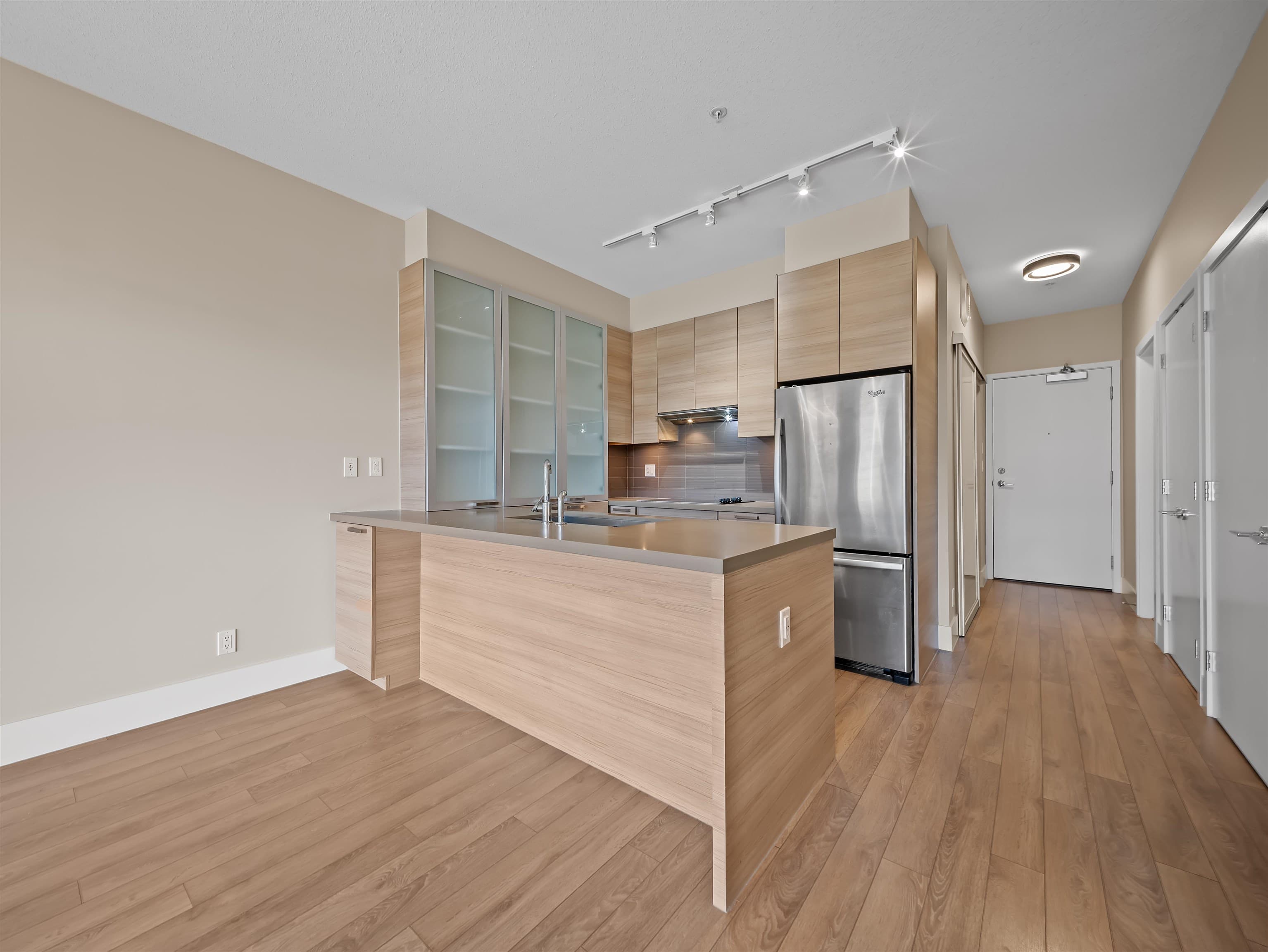 215 - 3606 Aldercrest Drive, North Vancouver, V7G 0A3 — photo 4