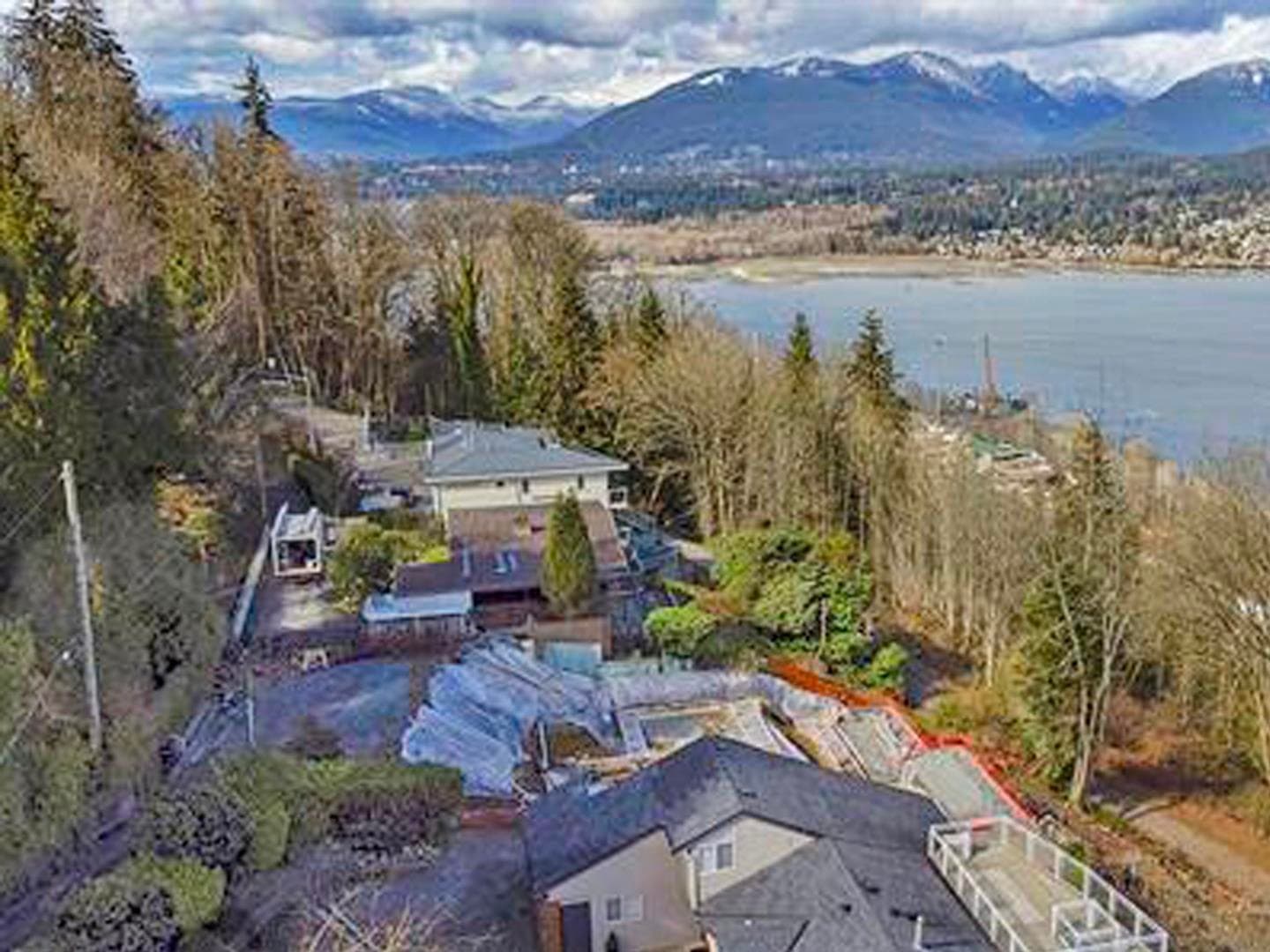 5645 Highfield Drive, Burnaby, V5B 1E4 — photo 1
