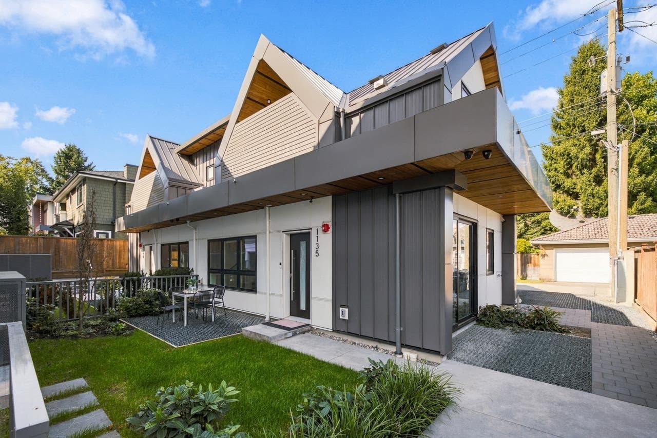 1135 W 33rd Avenue, Vancouver, V6M 1A3 — photo 1