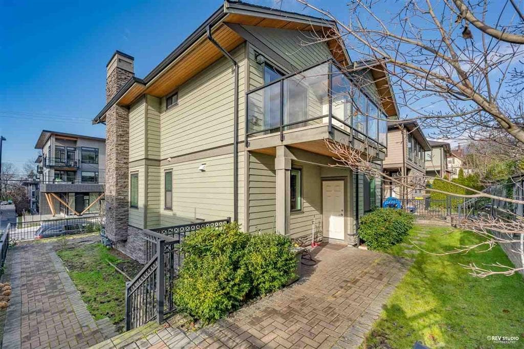 1436 Bewicke Avenue, North Vancouver, V7M 3B8 — photo 4