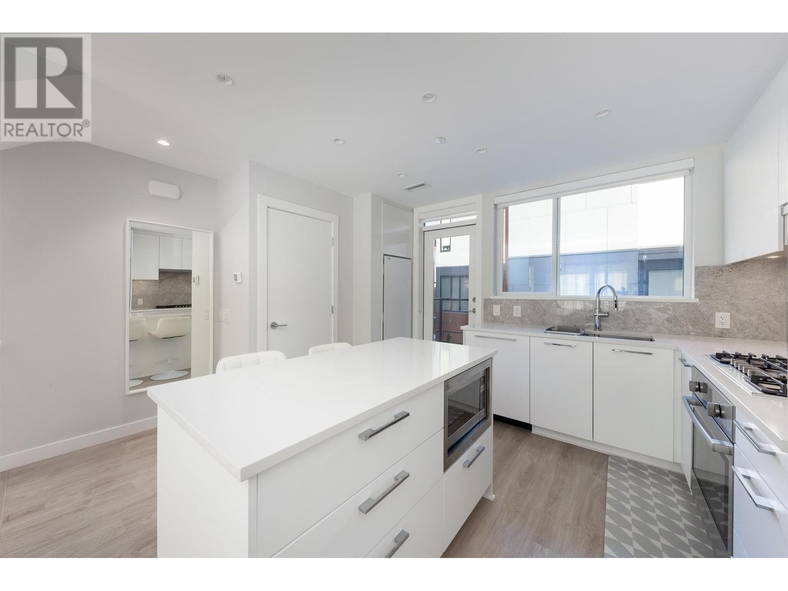 Townhouse - 2728 Acadia Road, Vancouver, V6T 0E6 — photo 4