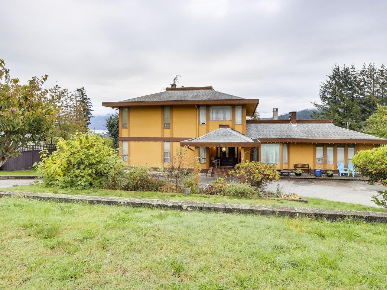 534 Beachview Drive, North Vancouver, V7G 1P9 — photo 2