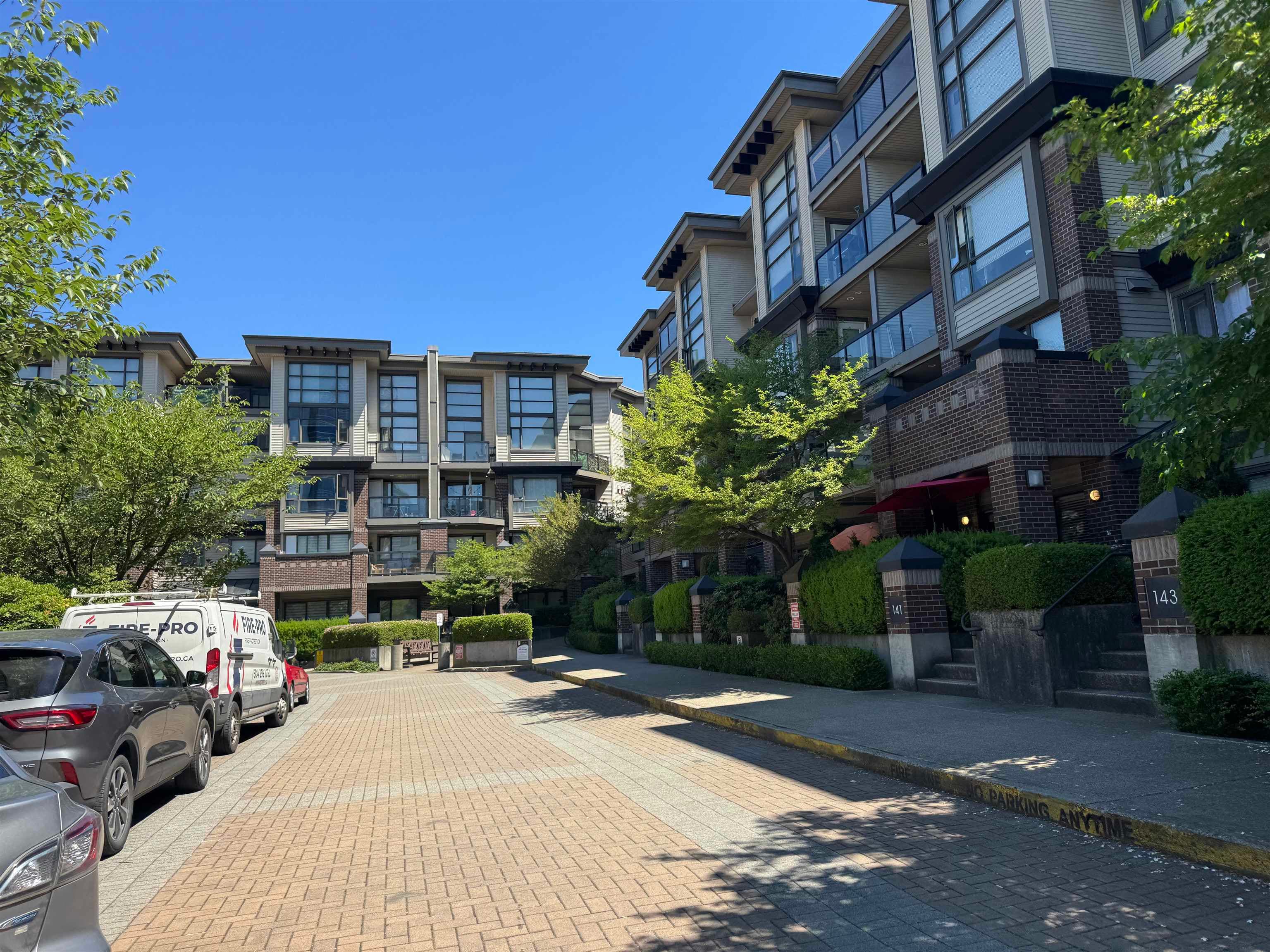 328 - 10838 City Parkway, Surrey, V3T 5X9 — photo 3
